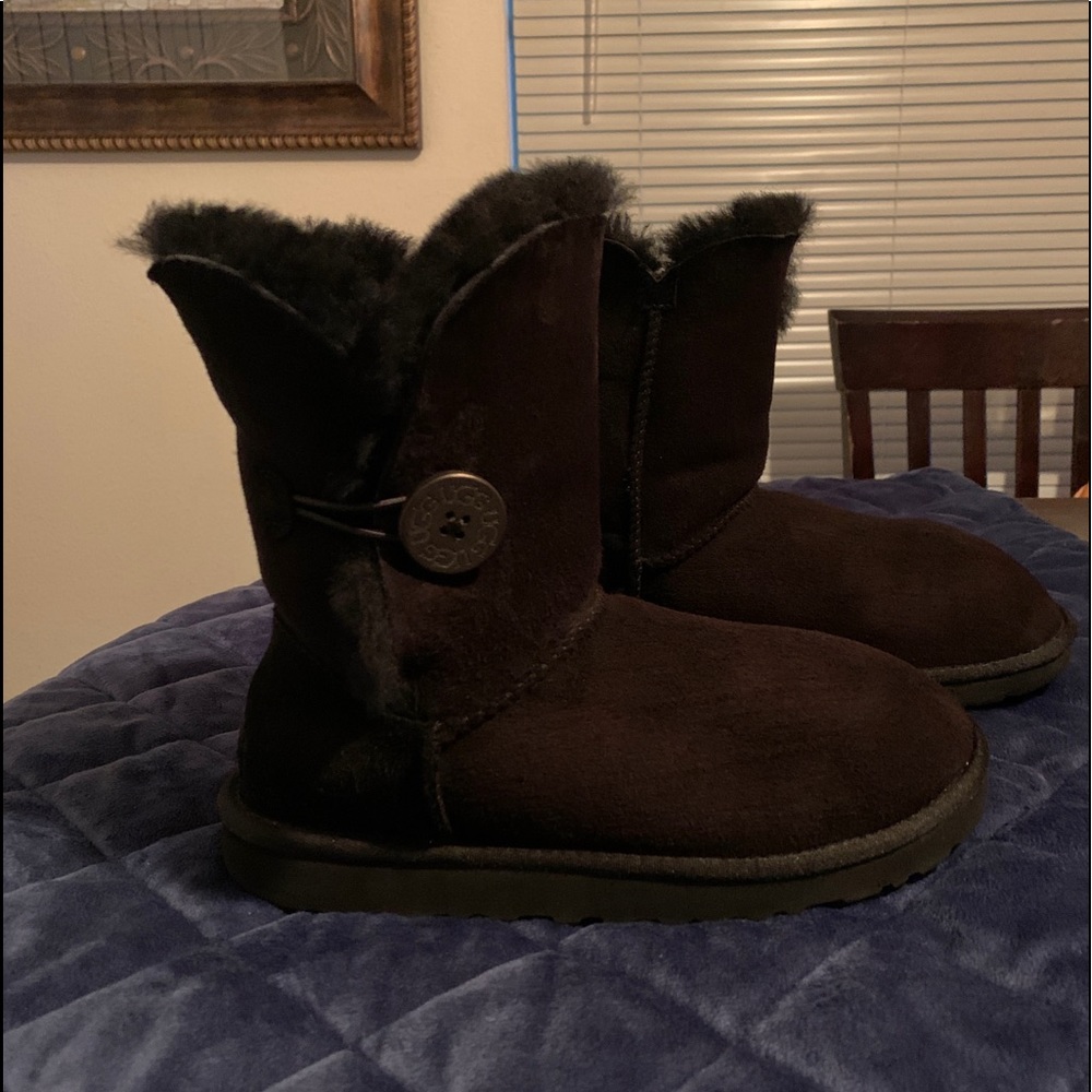 Bailey Button Suede UGG Boots Size 7